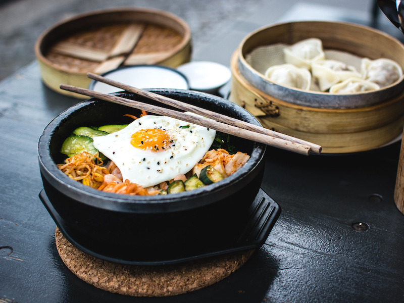 Korean bibimbap with egg and vegtables